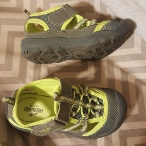 NWOT OshKosh Waterproof Toddler Shoes